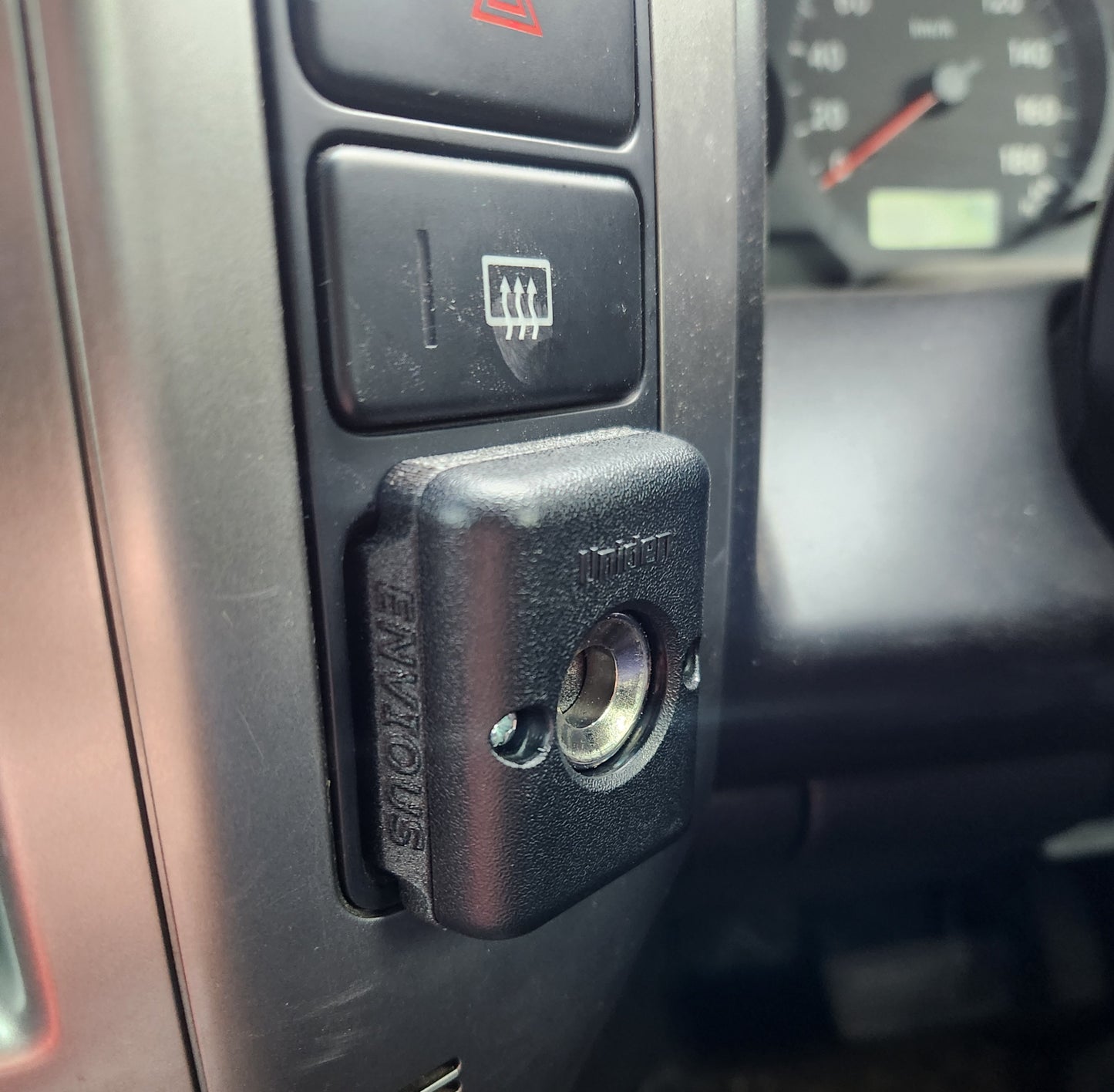GU Series 4 Nissan Patrol UHF Hand Piece Mount in Diff Lock Switch