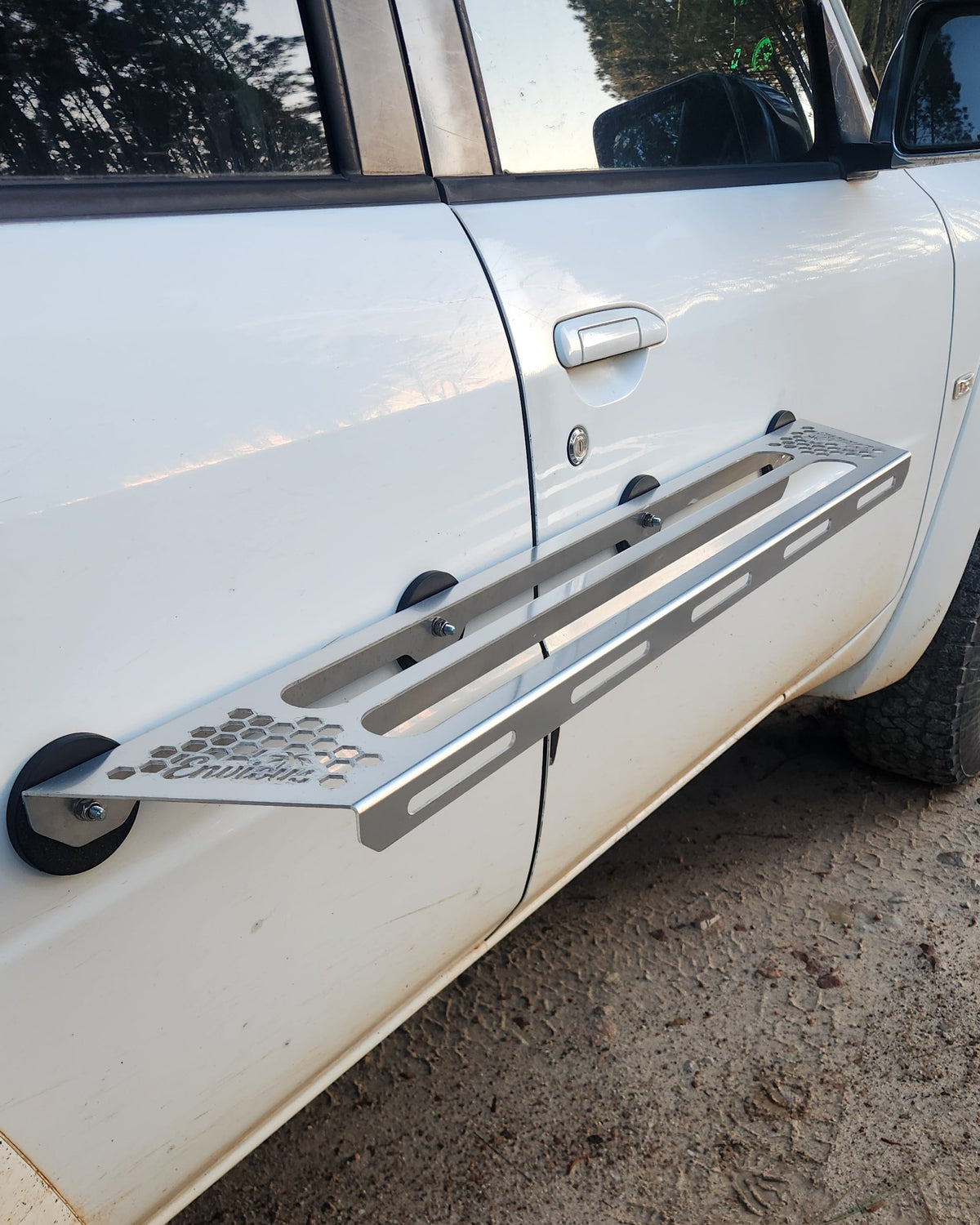 Magnetic 4WD Towel and Shower Organiser
