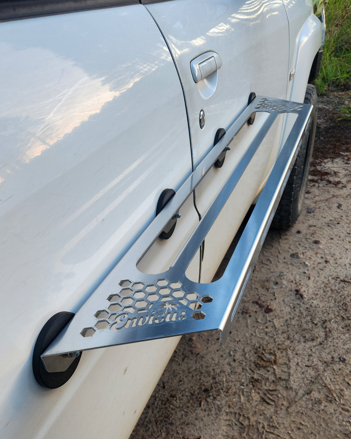 Magnetic 4WD Towel and Shower Organiser