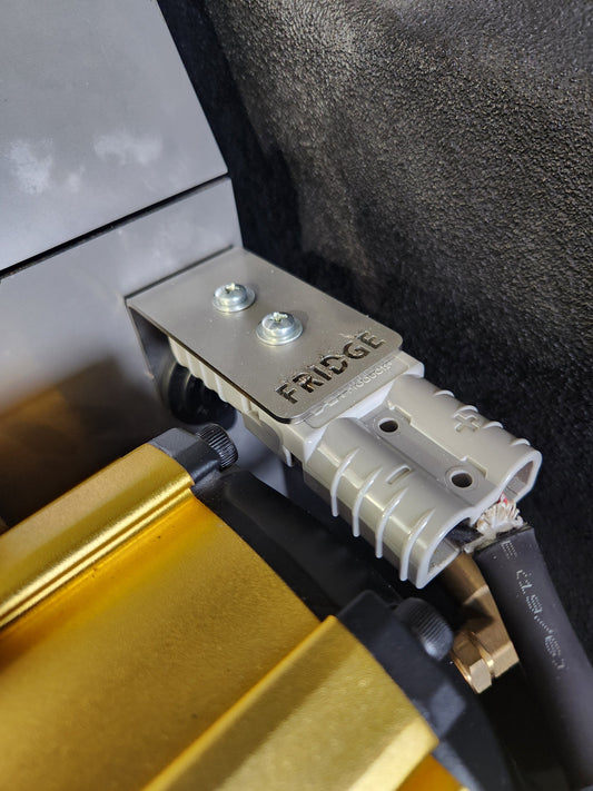 Anderson Plug Bracket - Cig Plug - In Use