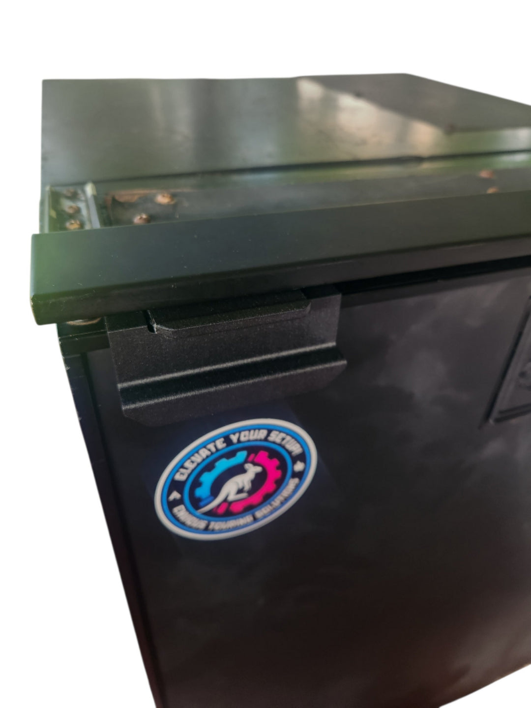 Kings Upright Fridge Latch Replacement Upgrade Door Closed 1