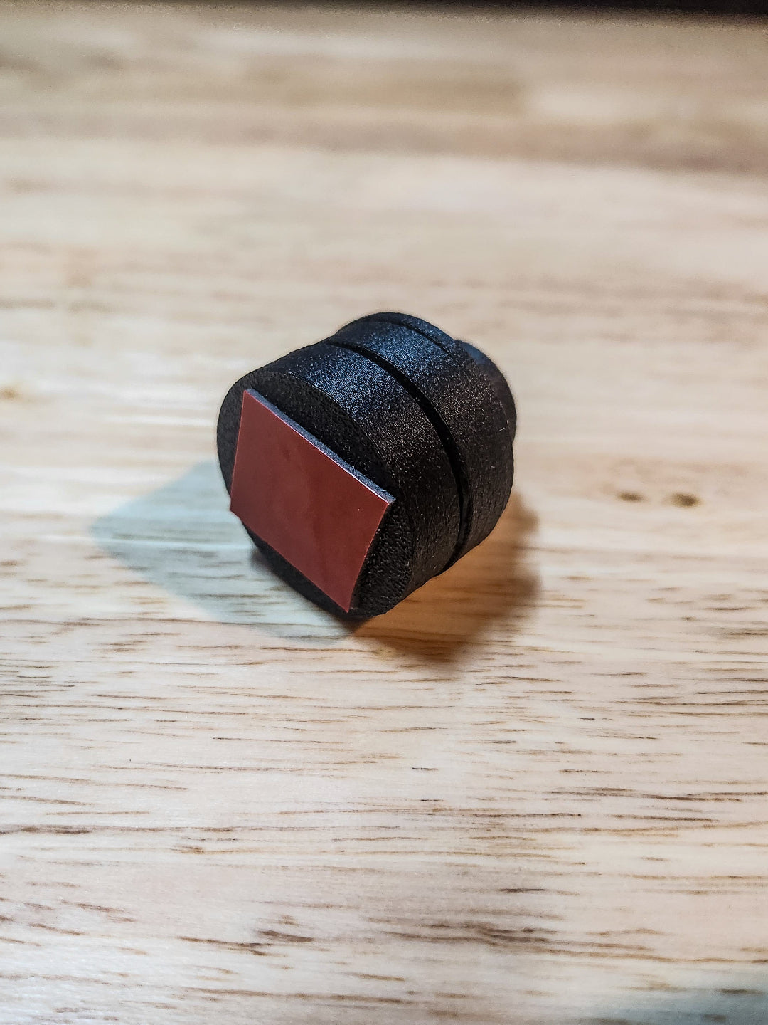 Close up of magnetic mount for 4wd solar screens.