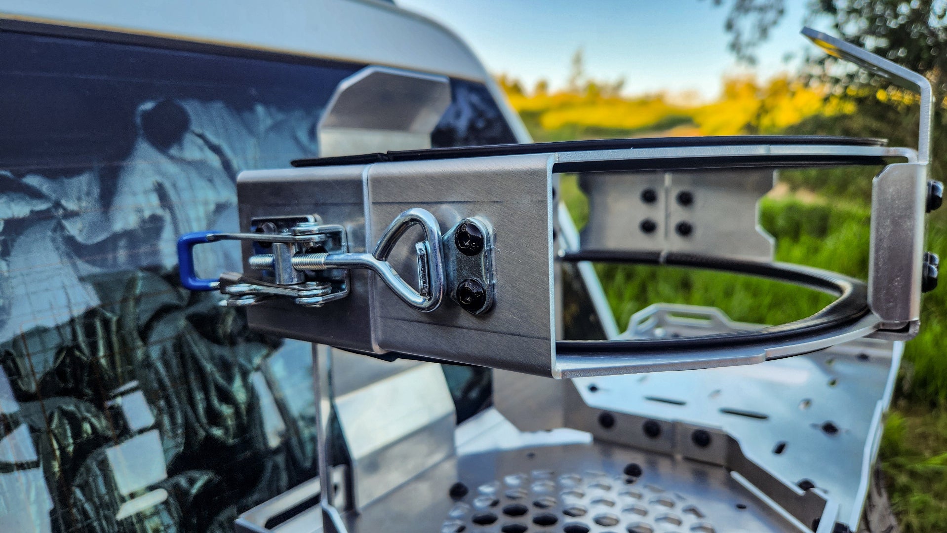 4.5kg Gas Bottle Holder on Spare Tyre Storage Rack Platform - Latch Close